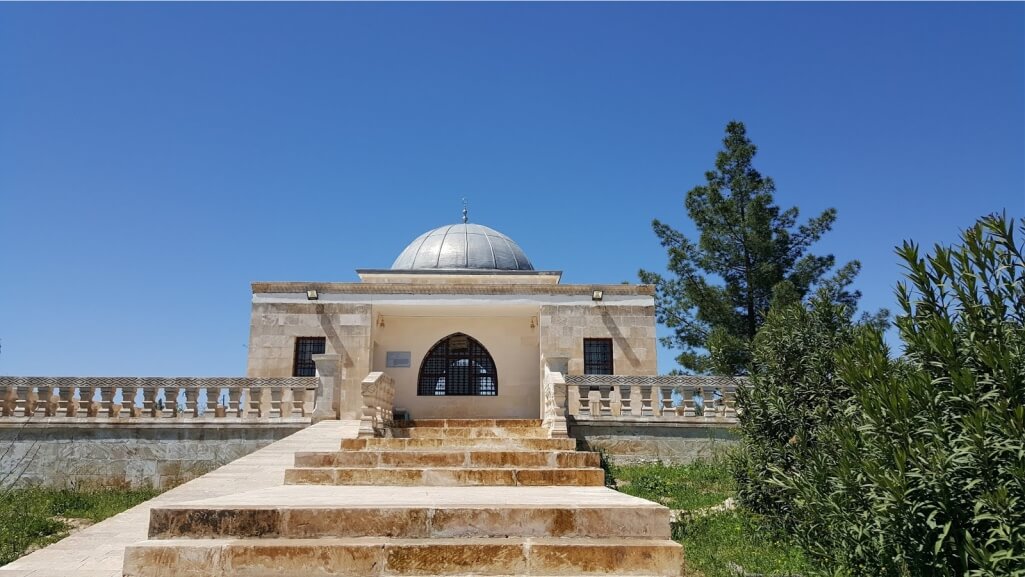 Day 9 : Tomb of Hz. Ilyas (AS) Diyarbakir (DIYARBAKIR)