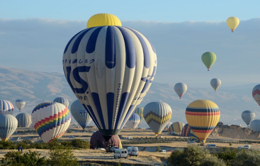 Hot air balloon tour